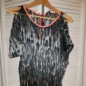 Express patterned cold shoulder top